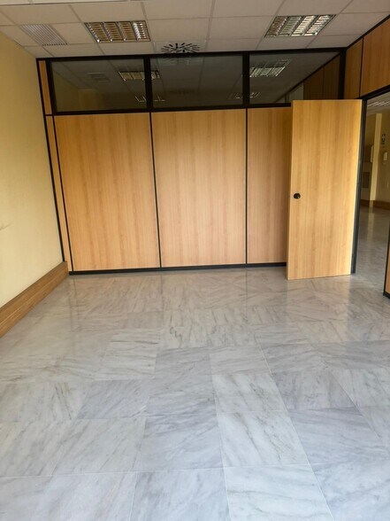 Bureau dans Sevilla, Sevilla à vendre - Photo du bâtiment - Image 2 de 20