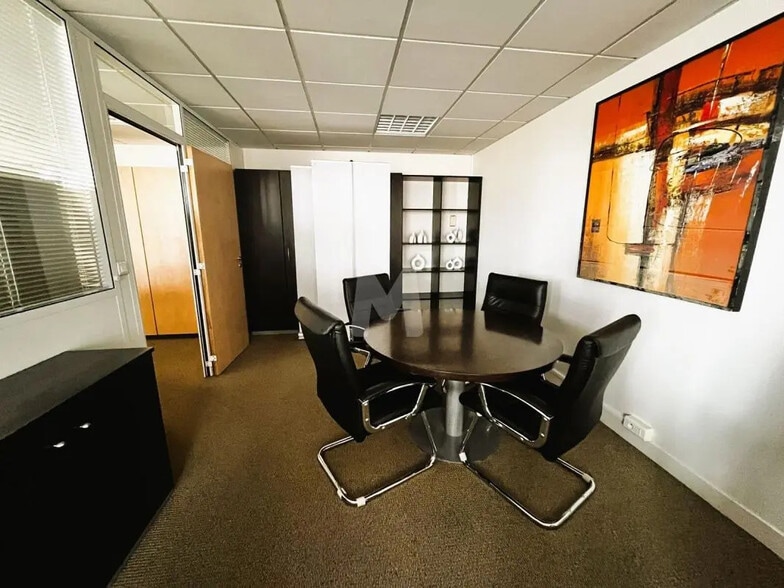 Office in Évry-Courcouronnes for lease - Interior Photo - Image 2 of 10