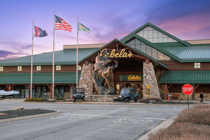 4 Property Cabela's/Bass Pro Portfolio portefeuille de 4 propriétés à vendre sur LoopNet.ca - Photo du bâtiment - Image 3 de 4