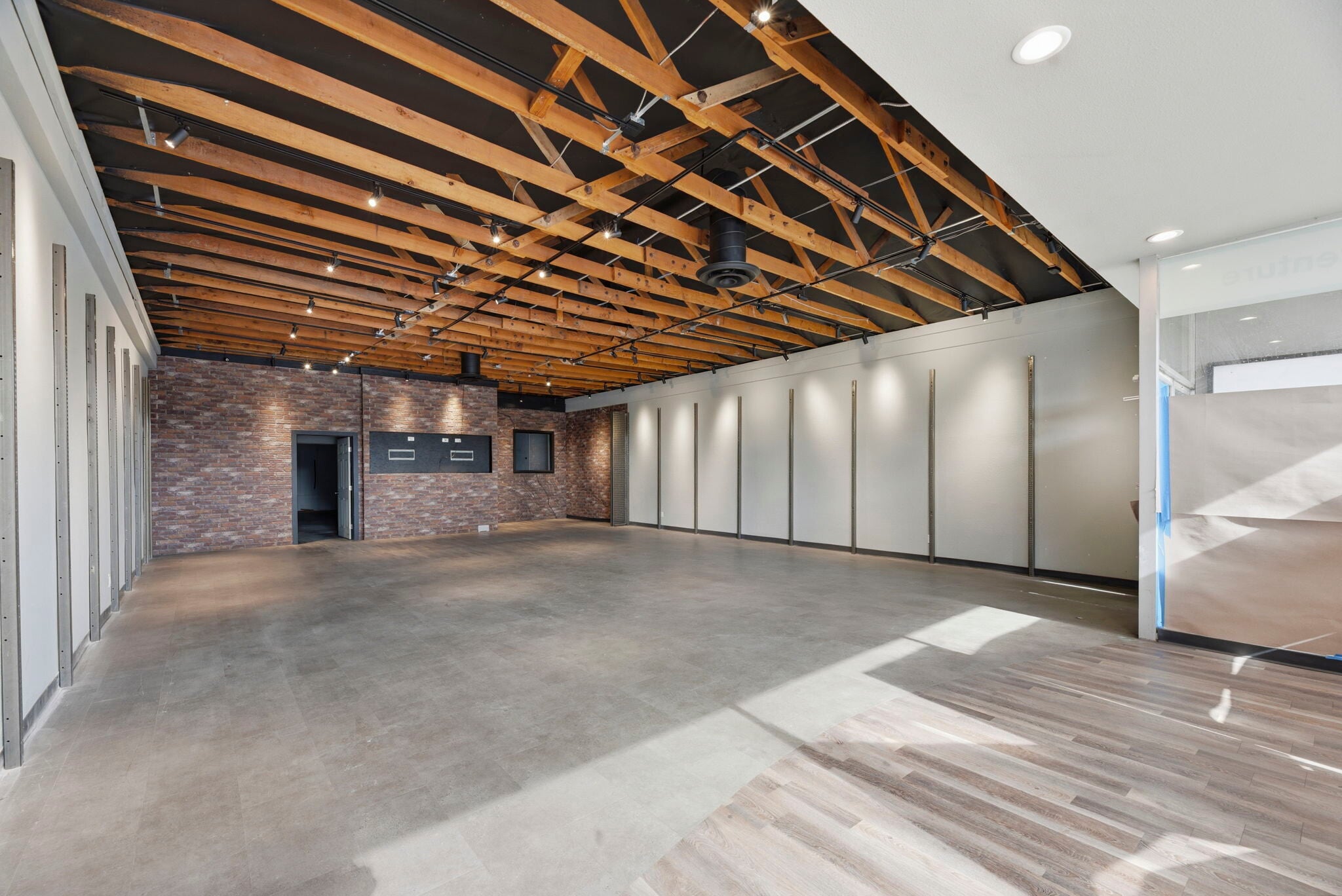 4553 Van Nuys Blvd, Sherman Oaks, CA à louer Photo intérieure- Image 1 de 3