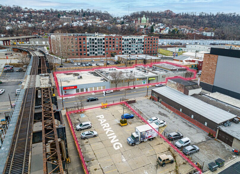 Strip District - Redev/Invest/Occupy portefeuille de 4 propriétés à vendre sur LoopNet.ca - Photo du bâtiment - Image 1 de 6