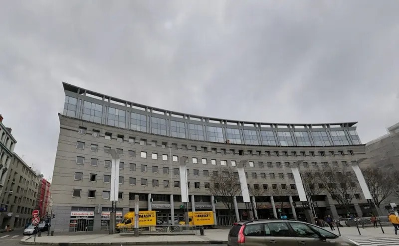 Office in Villeurbanne for lease Building Photo- Image 1 of 3