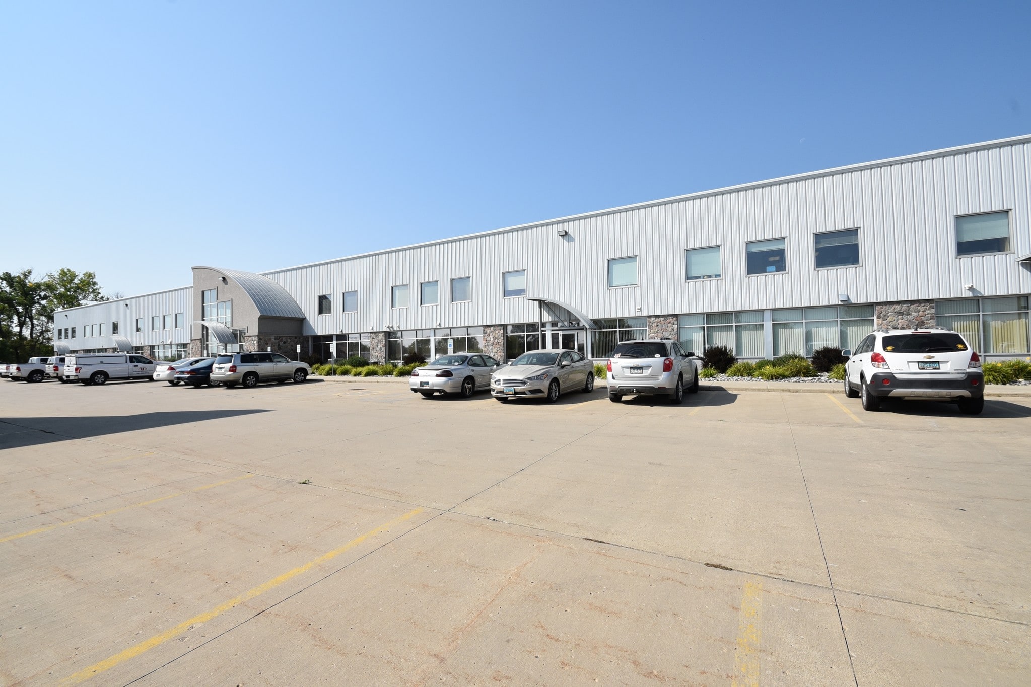 4201 S 38th St, Fargo, ND for lease Primary Photo- Image 1 of 4