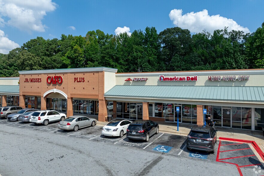 5656-5664 Jonesboro Rd, Lake City, GA à louer - Photo du bâtiment - Image 3 de 6