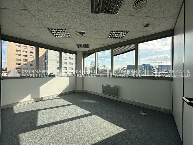 Office in Schiltigheim for sale - Interior Photo - Image 2 of 10