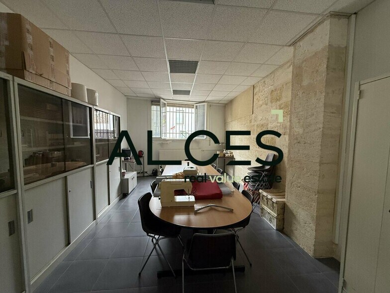 Office in Bordeaux for sale - Interior Photo - Image 2 of 3