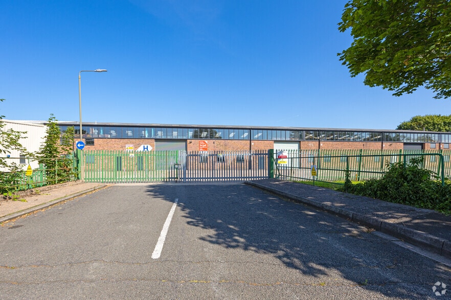 Fields Farm Rd, Nottingham for lease - Building Photo - Image 3 of 4