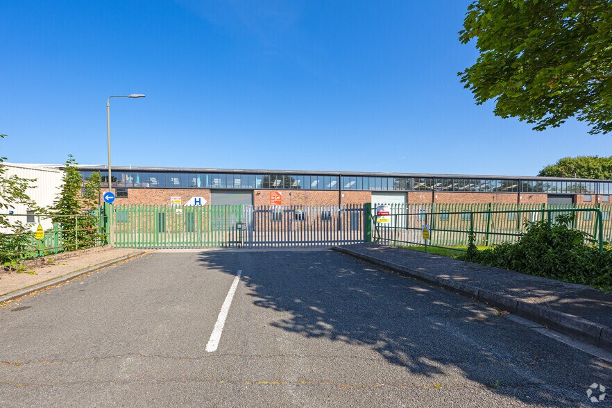 Fields Farm Rd, Nottingham à louer - Photo du bâtiment - Image 3 de 4