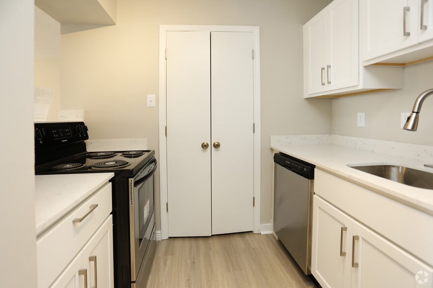 12345 N I-10 Service Rd, New Orleans, LA for sale - Interior Photo - Image 3 of 23