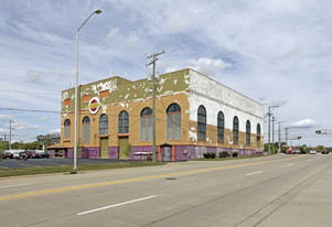 34 Rapid St, Pontiac MI - Parking Garage