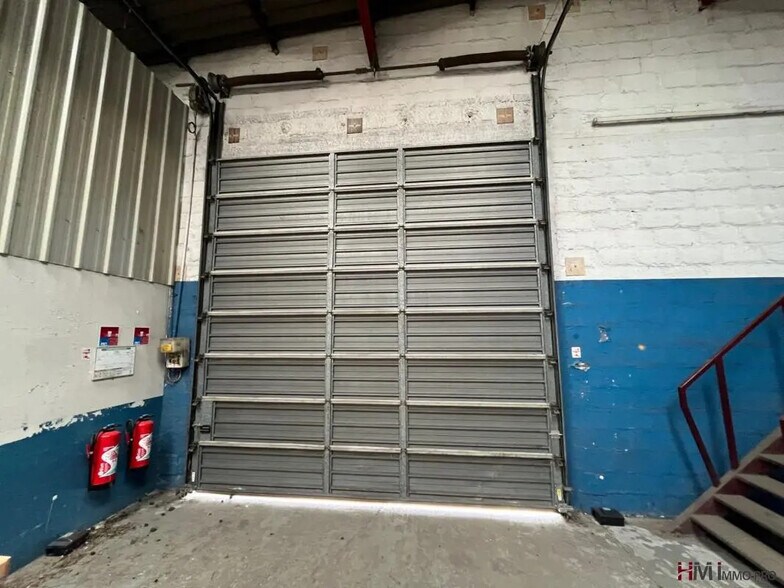 Industrial in Sandouville for lease - Building Photo - Image 3 of 10