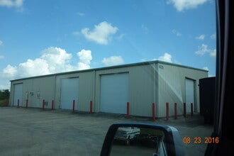 1635 Dickinson Ave, Dickinson, TX for lease Interior Photo- Image 2 of 6