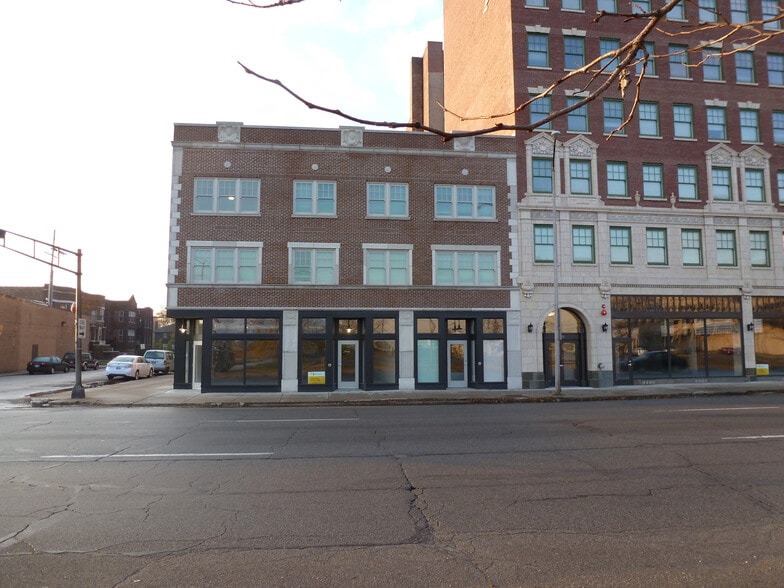 131-137 E 5th Ave, Gary, IN à louer - Photo du bâtiment - Image 2 de 16