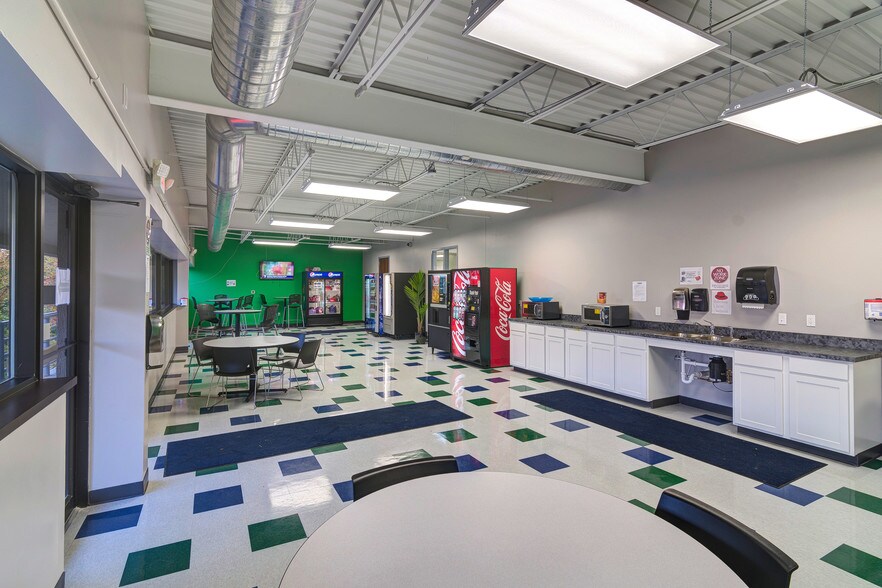 2680 Horizon Dr SE, Grand Rapids, MI for lease - Interior Photo - Image 2 of 4