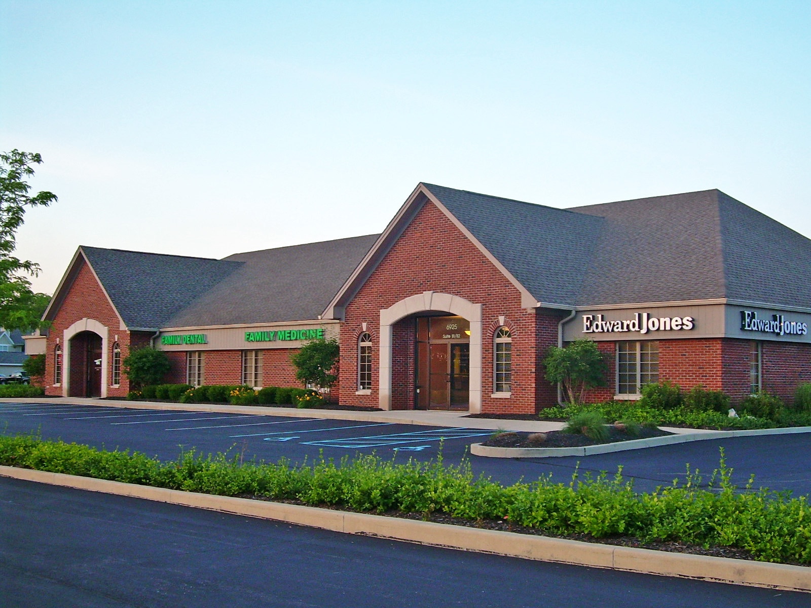 1330-1350 W Southport Rd, Indianapolis, IN à louer Photo du bâtiment- Image 1 de 2