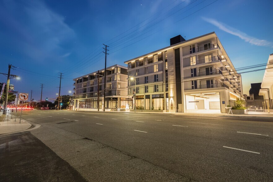 2455 Overland Ave, Los Angeles, CA à louer - Photo du bâtiment - Image 3 de 5