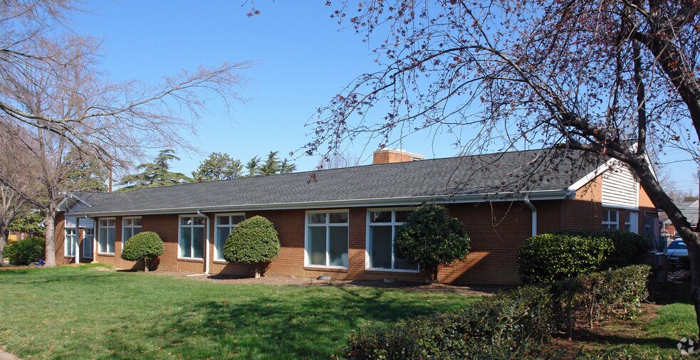 3536 Grove Ave, Richmond, VA à louer - Photo du bâtiment - Image 3 de 7
