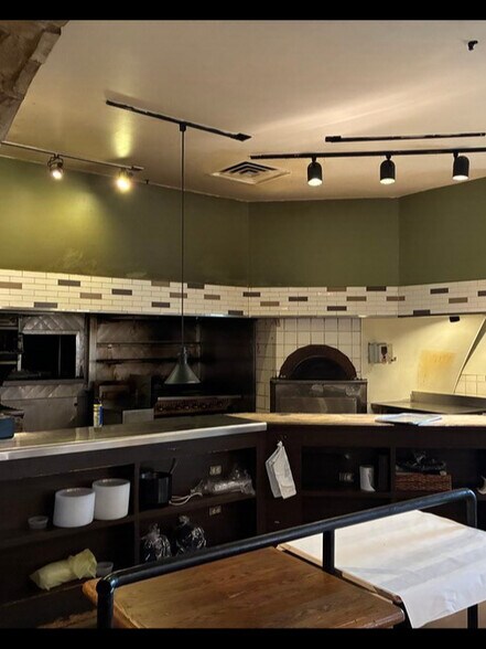 25001 Country Club Blvd, North Olmsted, OH à vendre - Photo du bâtiment - Image 3 de 13