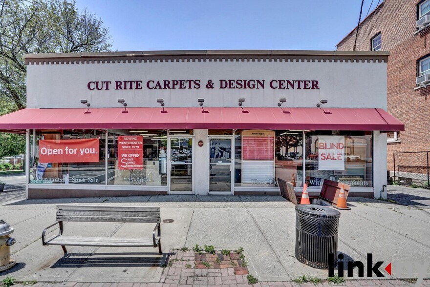 823 White Plains rd, Scarsdale, NY à louer - Photo du bâtiment - Image 3 de 14