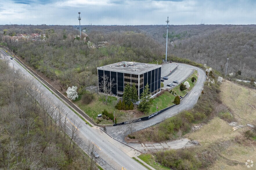2300 Montana Ave, Cincinnati, OH à louer - Photo du bâtiment - Image 3 de 10