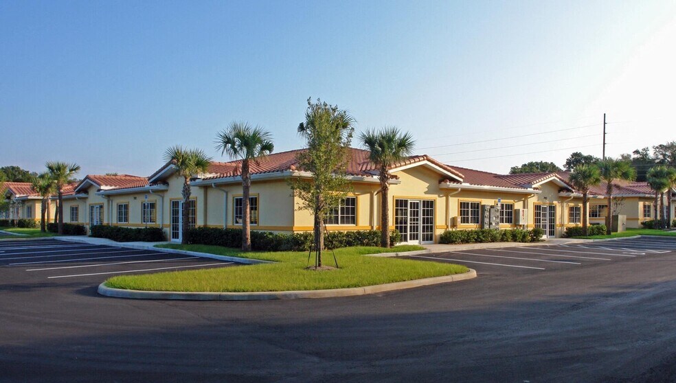 7900 Forest City Rd, Orlando, FL à louer - Photo du bâtiment - Image 3 de 8