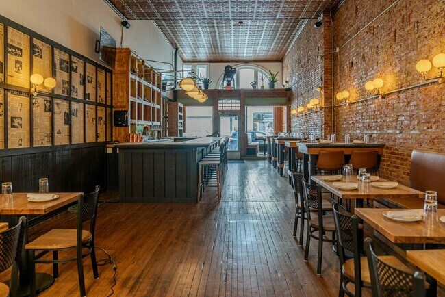 Plus de détails pour 204-206 E Lincoln Hwy, Coatesville, PA - Commerce de détail à vendre