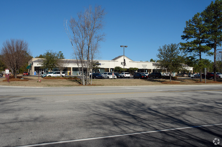 8211 Market St, Wilmington, NC for lease - Building Photo - Image 2 of 11