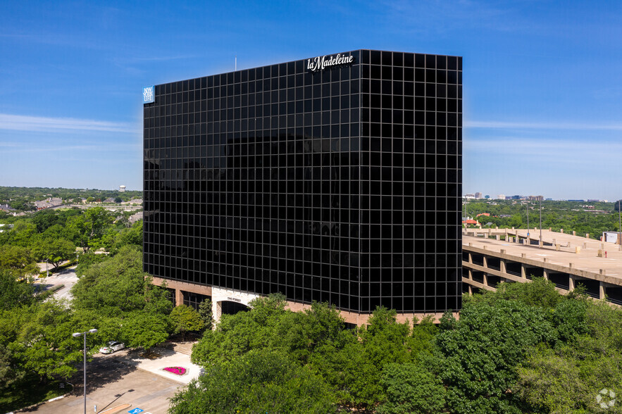 12201 Merit Dr, Dallas, TX for lease - Building Photo - Image 2 of 23