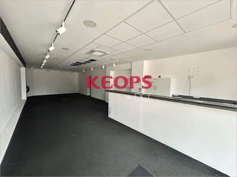 Retail in Toulouse for lease - Interior Photo - Image 3 of 4