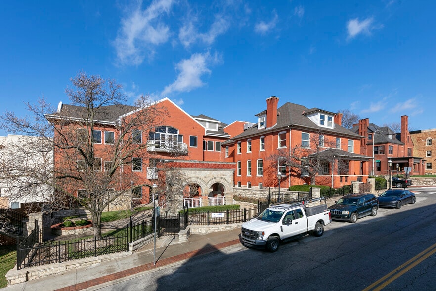 1100 Pennsylvania Ave, Kansas City, MO for sale - Primary Photo - Image 1 of 13
