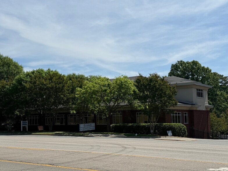 5838 Six Forks Rd, Raleigh, NC for lease - Building Photo - Image 1 of 8