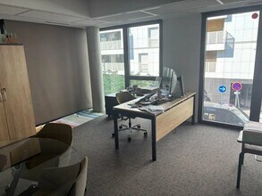 Office in Lyon for lease Interior Photo- Image 2 of 7