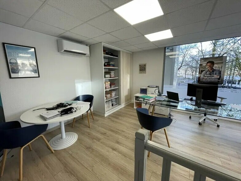 Commerce de détail dans Nantes à louer - Photo du bâtiment - Image 2 de 8