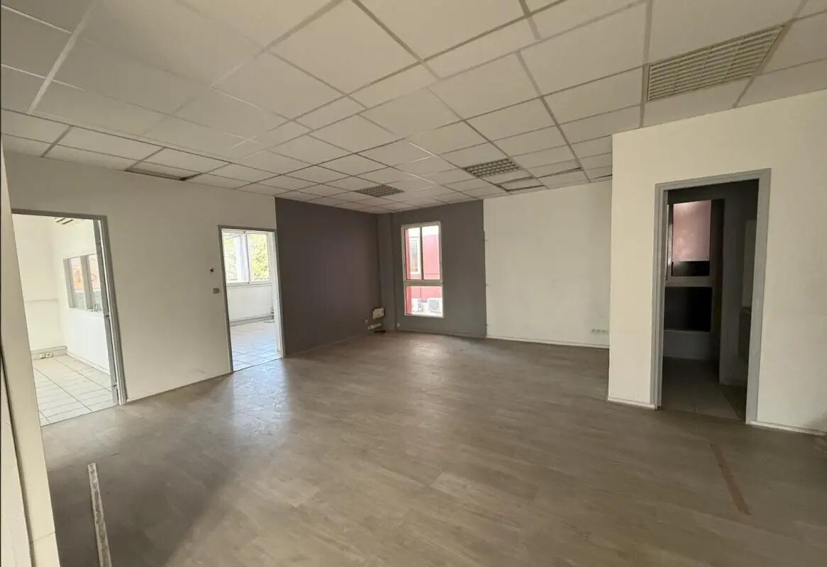 Bureau dans La Farlède à louer Photo du bâtiment- Image 1 de 8