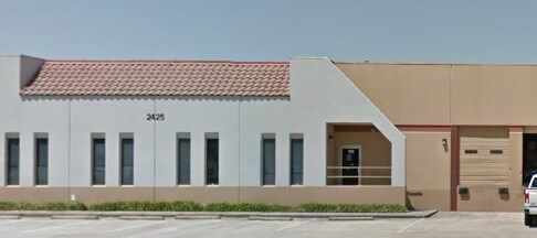 2425 McIver Ln, Carrollton, TX à louer - Photo du bâtiment - Image 2 de 4