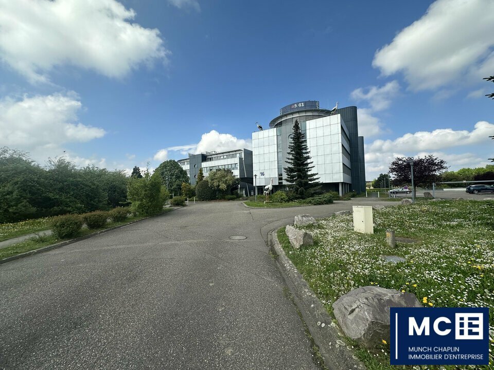 Office in Schiltigheim for lease Building Photo- Image 1 of 6
