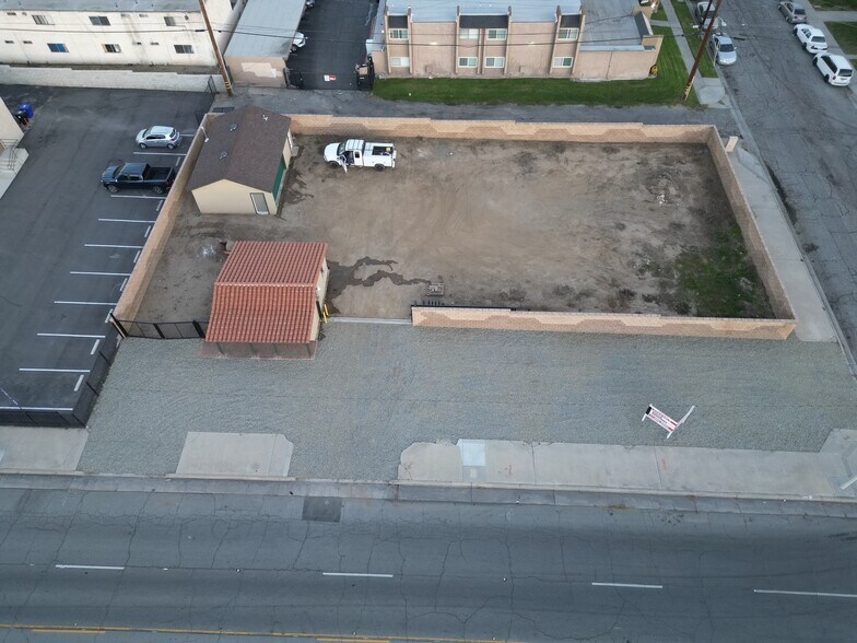 4253 N Sierra Way, San Bernardino, CA à vendre - Photo du bâtiment - Image 2 de 12