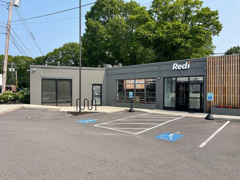 24-26 Elliot St, Newton, MA à louer - Photo du bâtiment - Image 3 de 8