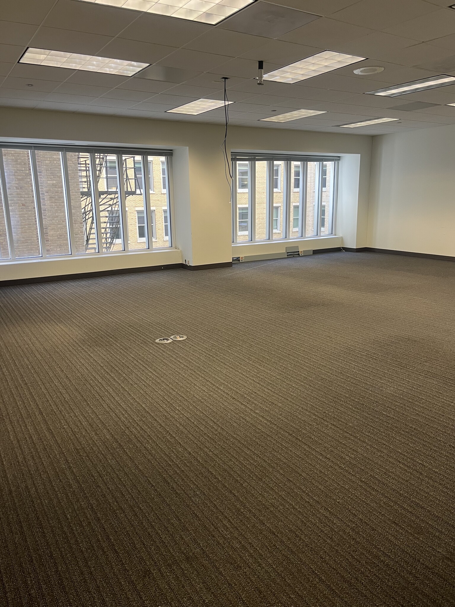 190 S La Salle St, Chicago, IL for lease Building Photo- Image 1 of 3