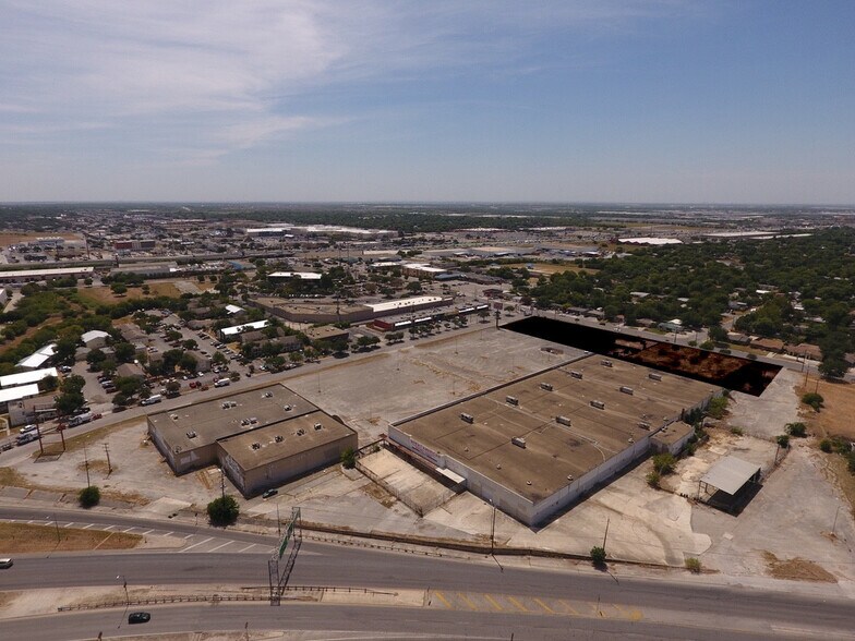 4475-4485 Walzem Rd, San Antonio, TX à louer - Photo du bâtiment - Image 2 de 9