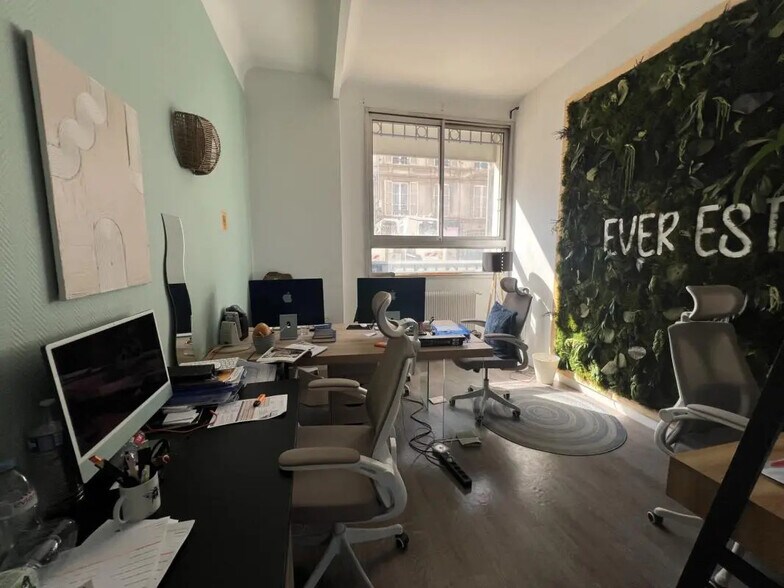 Office in Reims for lease - Interior Photo - Image 1 of 6