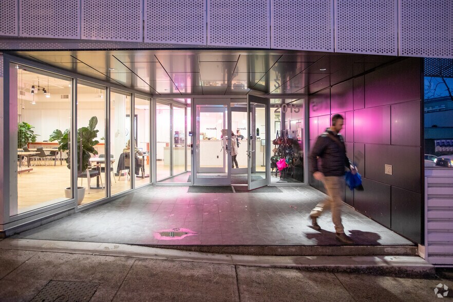 2015 Main St, Vancouver, BC à louer - Photo du bâtiment - Image 1 de 7
