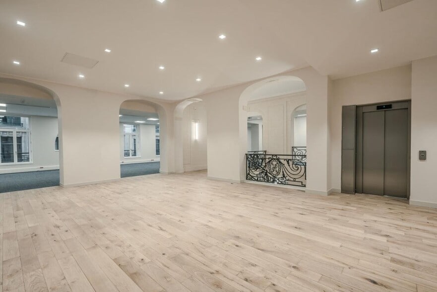 11-11 Rue D'Aguesseau, Paris à louer - Hall d’entrée - Image 2 de 2