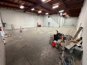 2910-2912 E Blue Star St, Anaheim, CA for lease Interior Photo- Image 2 of 12