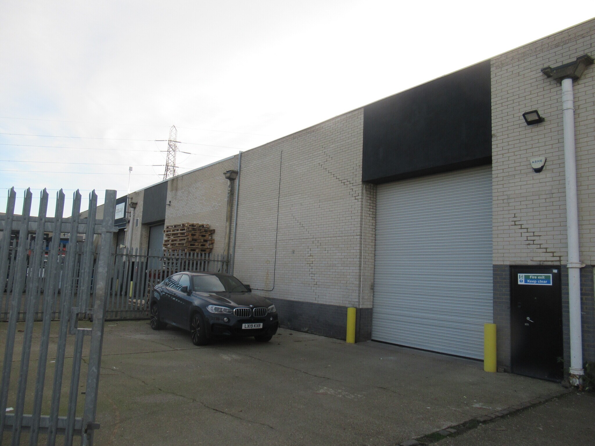 33 Wates Way, Mitcham for lease Building Photo- Image 1 of 5