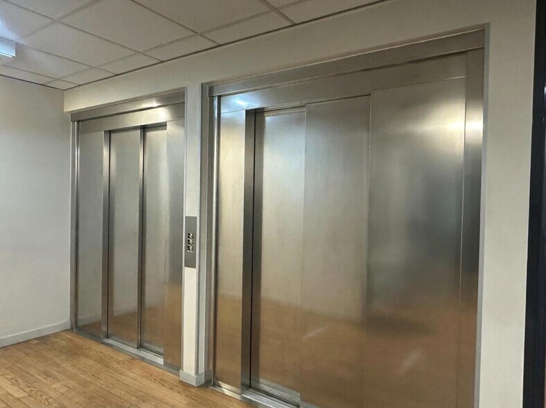 Bureau dans Boulogne-Billancourt à vendre - Hall d’entrée - Image 3 de 7