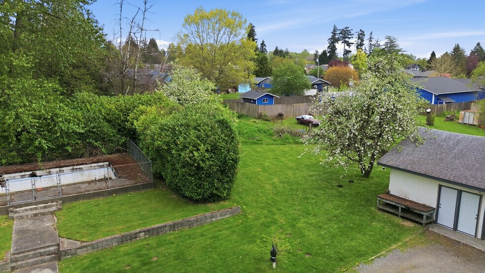 10209 A St S, Tacoma, WA à vendre - Photo du bâtiment - Image 2 de 8