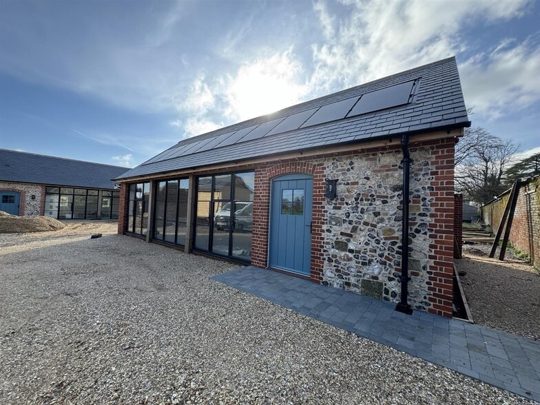 Lower Farm Cottages, Blandford Forum for lease - Building Photo - Image 2 of 5
