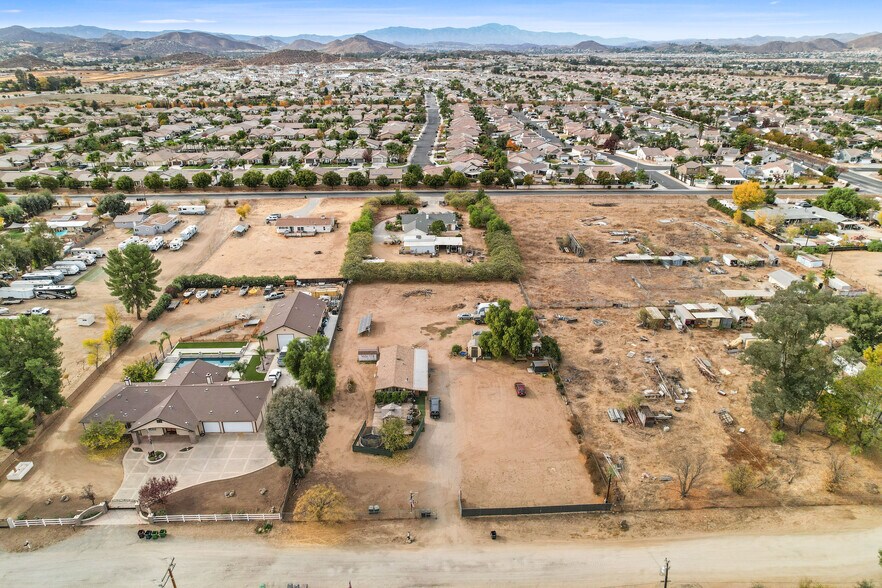 30645 Old Windmill Rd, Menifee, CA for sale - Building Photo - Image 2 of 12