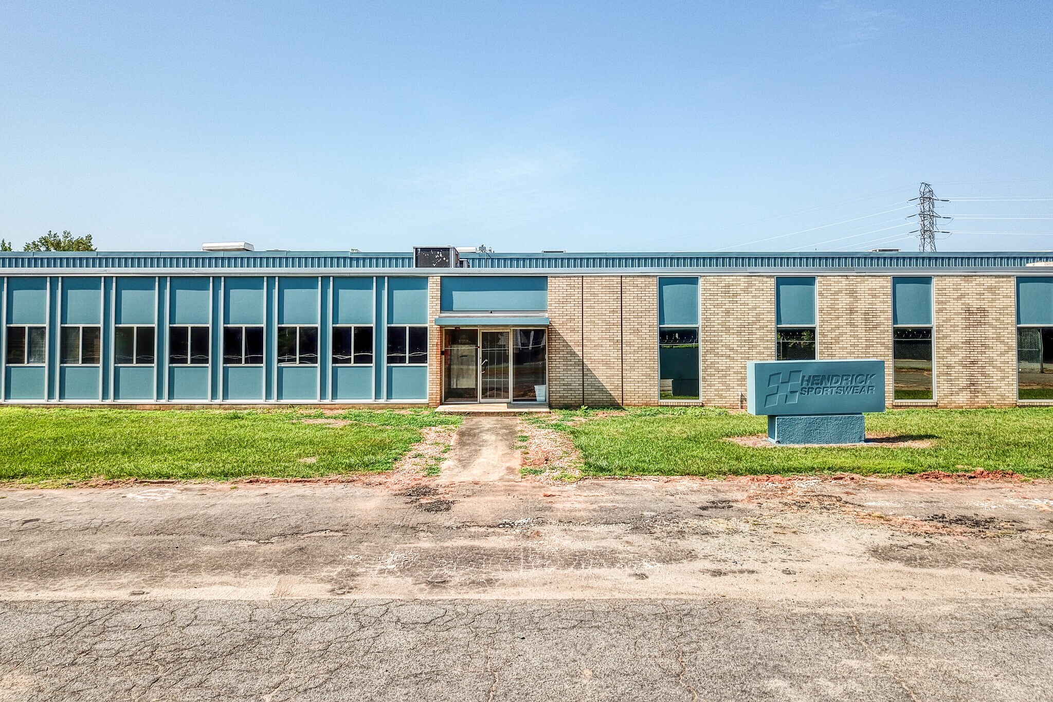 5500 N Sharon Amity Rd, Charlotte, NC à vendre Photo du bâtiment- Image 1 de 1